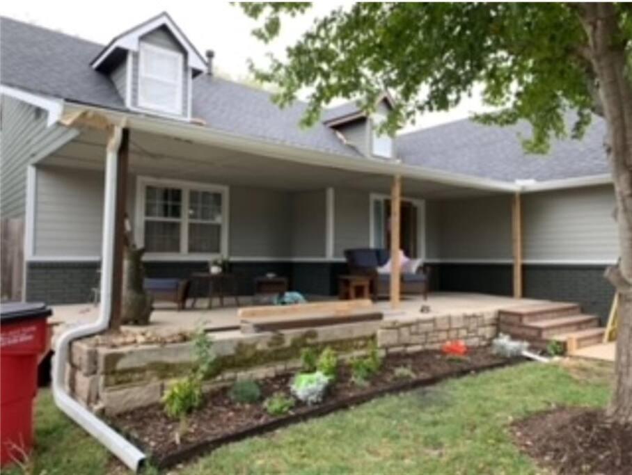 Wow! Spacious Retreat & Amazing Yard 2400+4Bd/3Bth วิชิต้า ภายนอก รูปภาพ