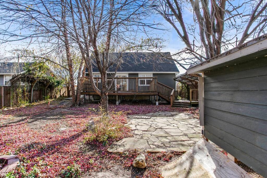 Wow! Spacious Retreat & Amazing Yard 2400+4Bd/3Bth วิชิต้า ภายนอก รูปภาพ